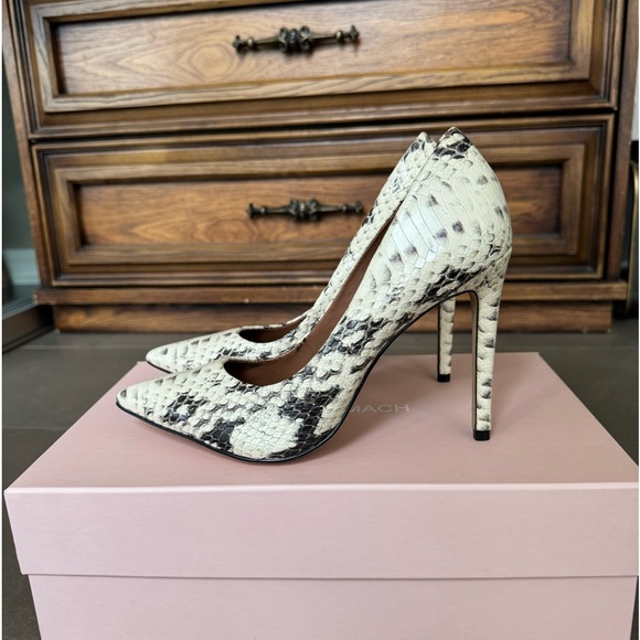 Steve Madden Snakeskin Pumps - Picture 4 of 5